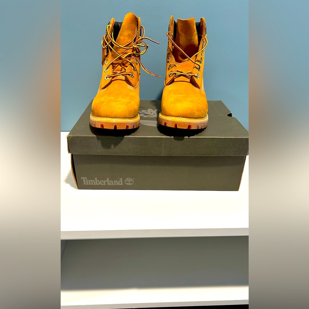 NIB, Men’s Timberland 6 Inch Premium Boots, 7W